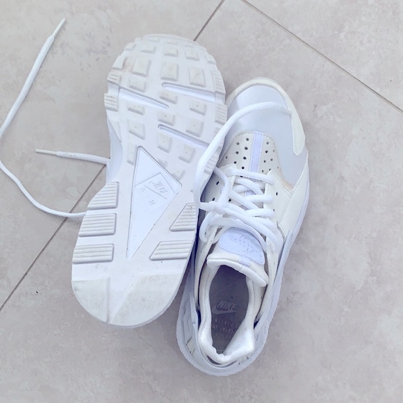 Nike Huarache White - Picture 2 of 3